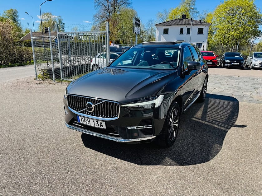 Bild 2 av Volvo XC60 Recharge T6 AWD 350HK / PANORAMA / NAVI / DRAG