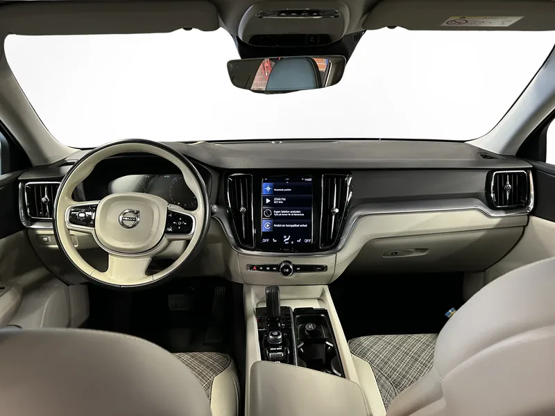 Bild 8 av 15 – Volvo V60 B4 Bensin Momentum Advanced Edition
