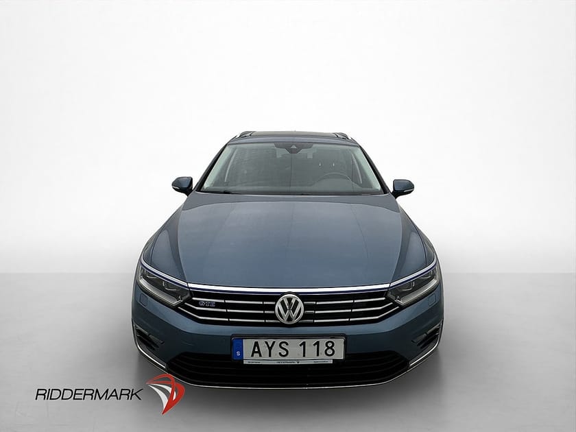 Bild 2 av Volkswagen Passat Variant GTE Pano Skinn Drag Cockpit Värmare Kamera