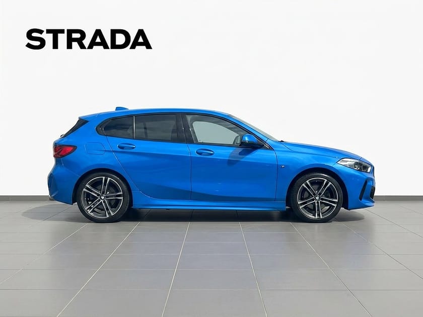 Bild 4 av BMW 118i 3 års garanti | M-sport | 1-ägare | Moms| B-kamera