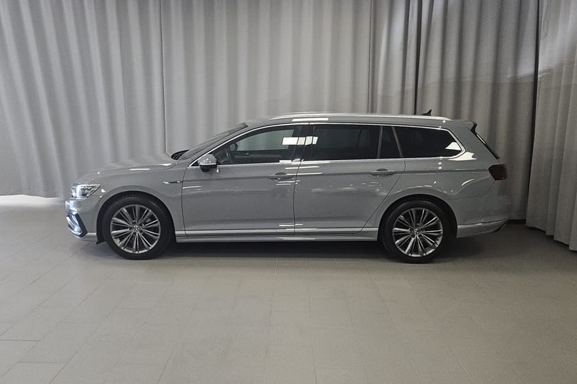 Bild 2 av Volkswagen Passat Sportscombi 2.0 TDI R-Line 200HK Executive Aut Drag