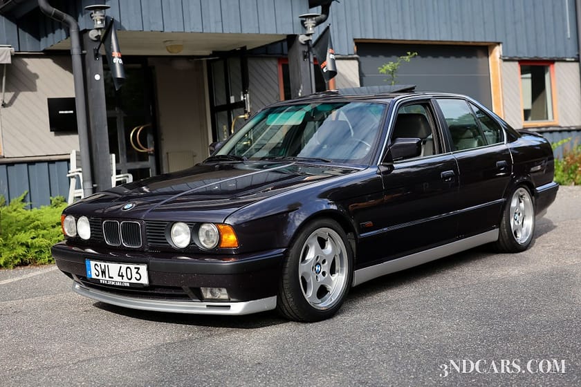 Bild 2 av BMW M5 Sedan E34 315hk Skinnklädsel Taklucka Nybesiktad