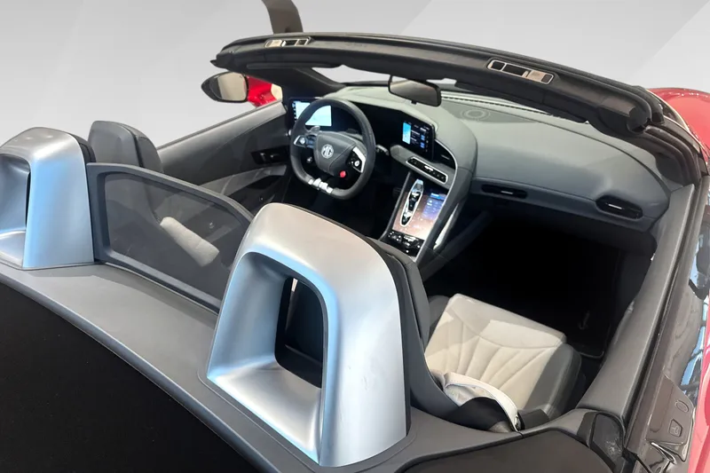 MG Cyberster 77 kWh bilde 18