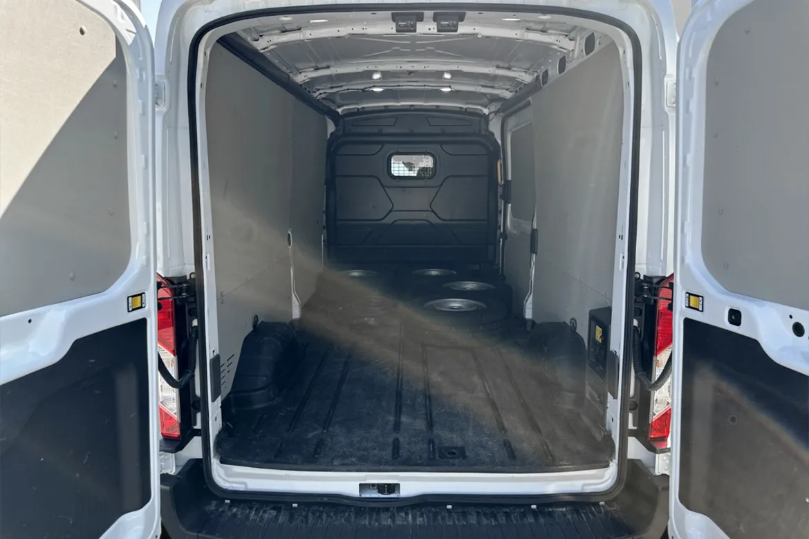Ford E-Transit 350