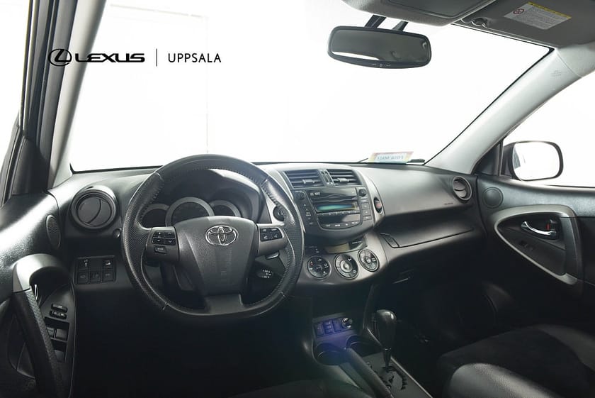 Bild 4 av Toyota RAV4 2.0 VVT-i 4x4 Automat Dragkrok Motorvärmare