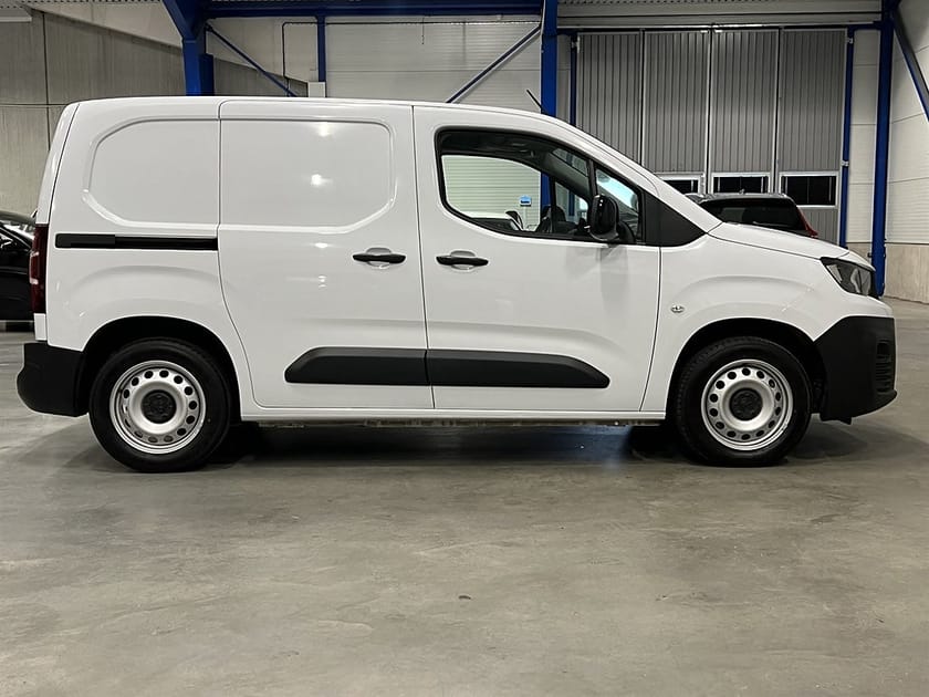 Bild 3 av Peugeot Partner L1 1.5 130 EAT 130 HK / Leasebar / Drag / Värmare /