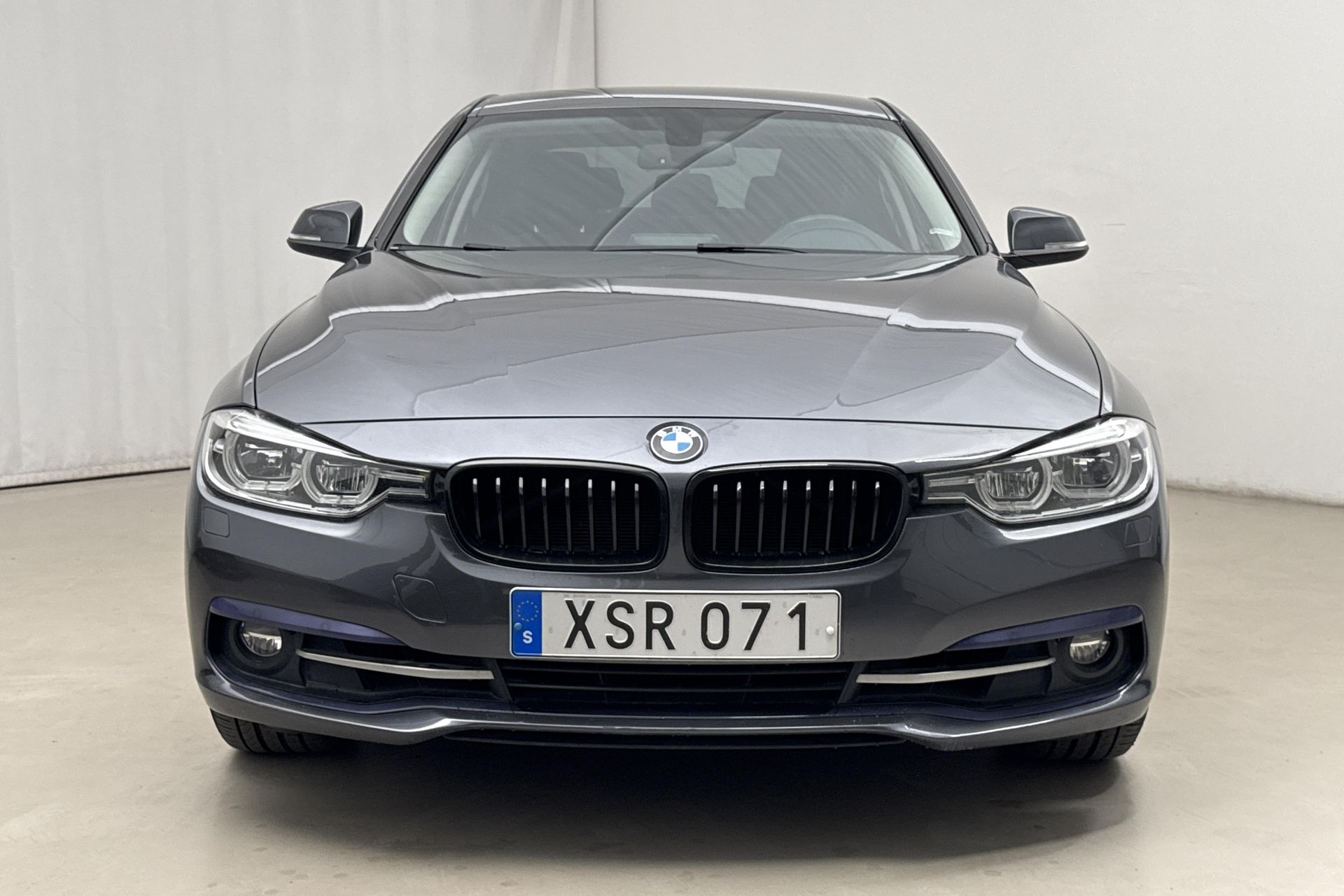 BMW 320i 2018, photo 5/10