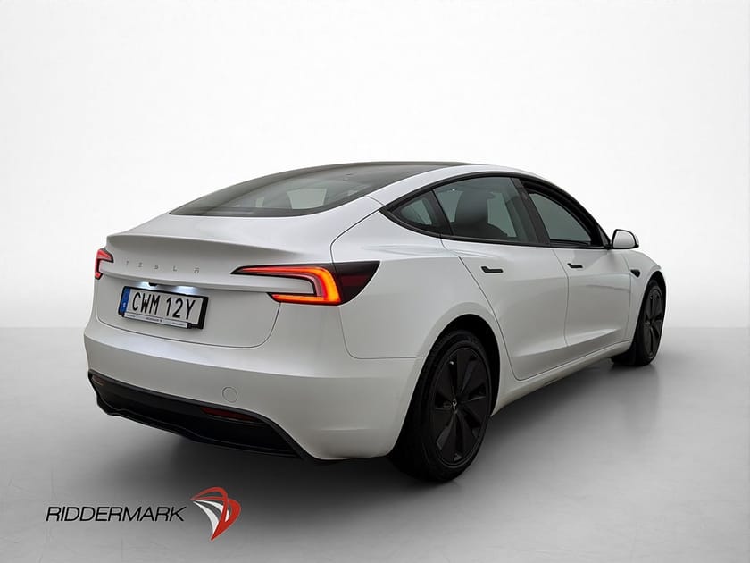 Bild 5 av Tesla Model 3 Standard Range Värmepump Pano Svensksåld