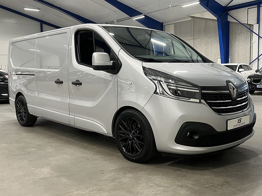 Bild 2 av Renault Trafic Skåpbil 3.0t 2.0 dCi 145 HK / L2 / Drag / Backkamera / Värmare /