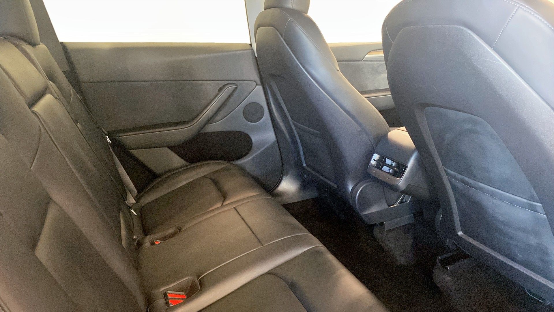 Tesla Model Y 2023, bild 5/10
