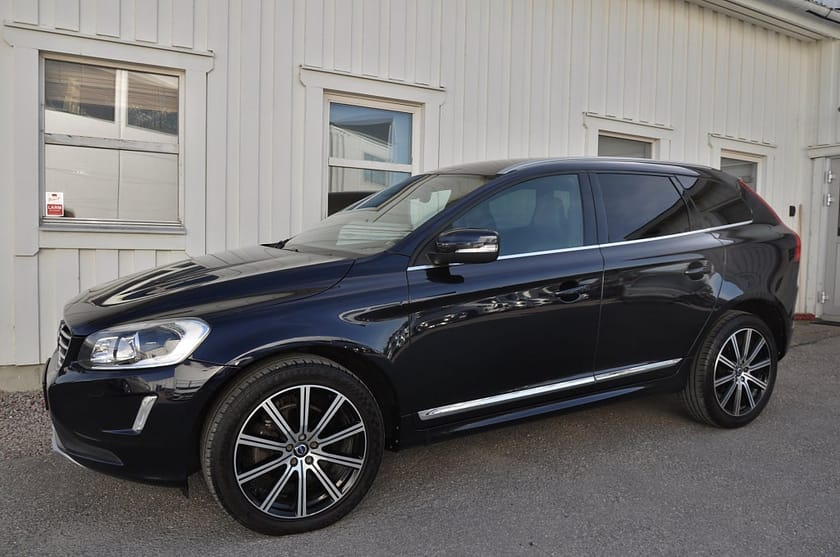 Bild 2 av Volvo XC60 D4 AWD Aut Classic Summum Skinn Drag Voc 20"