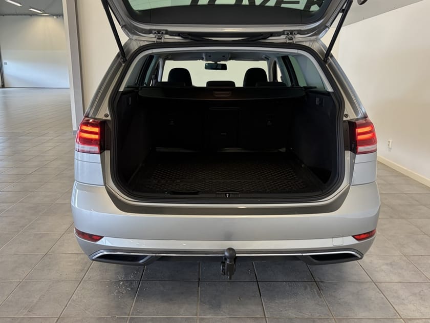 Bild 5 av Volkswagen Golf Sportscombi 1.0 TSI 110hk Aut/Drag