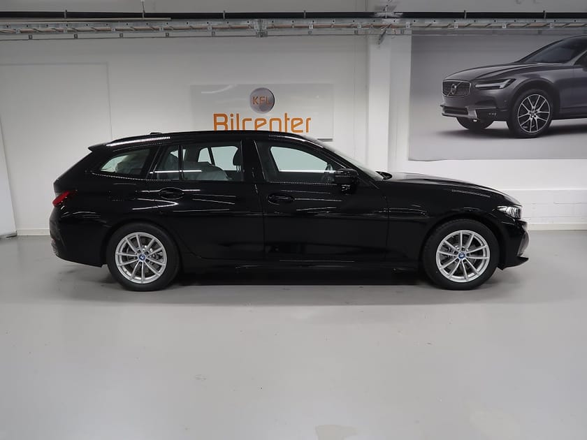 Bild 5 av BMW 330e xDrive Touring V-Däck ingår Wide-Drag-Kamera-Navi-CarPl