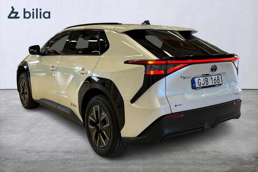 Bild 2 av Toyota bZ4X AWD 73,1 kWh - EXECUTIVE 18" / 360-KAMERA / JBL-LJUDSYSTEM
