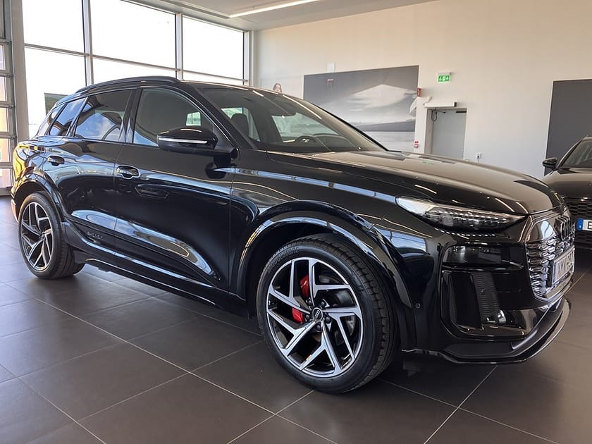 Bild 1 av Audi Q6 e-tron quattro SUV Selection massage HuD