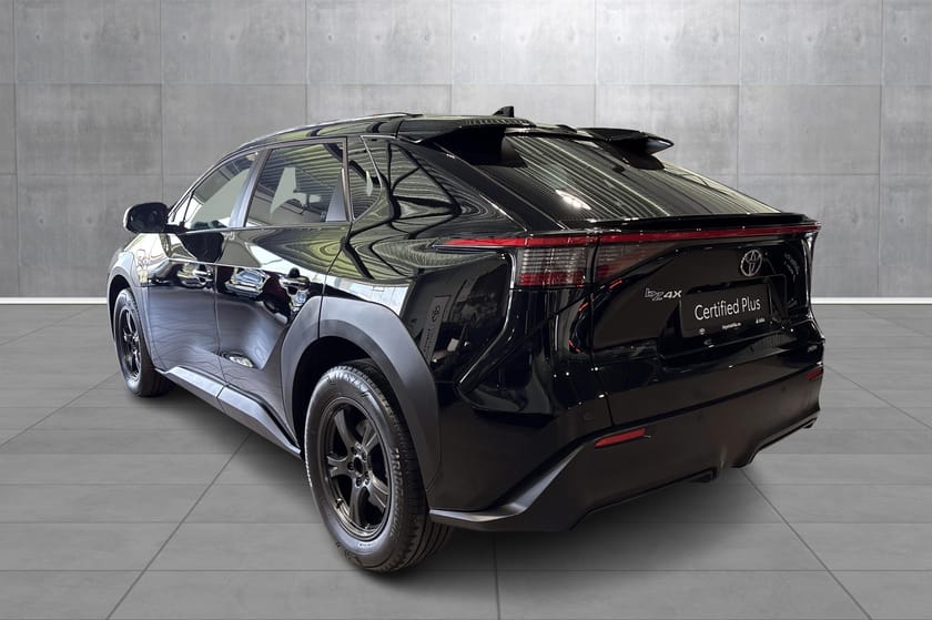 Bilde 3 av Toyota bZ4X AWD / Active Tech / Velholdt / LAV KM