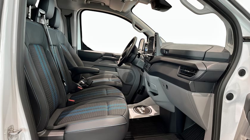 Bild 3 av Ford E-Transit Custom 340 AWD E-Custom Sport Skåp 82,5 KWh 218hk L2