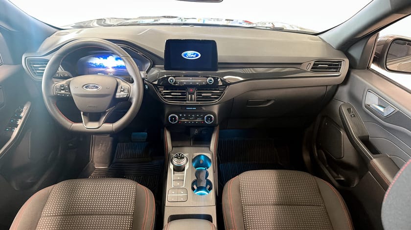 Bild 4 av Ford Kuga Plug-In Hybrid ST-Line 225hk | LED-Ramp |