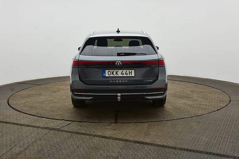 Bild 2 av Volkswagen Passat Variant eHybrid 1.5 TSI Business Drag- och Värmepaket 272hk