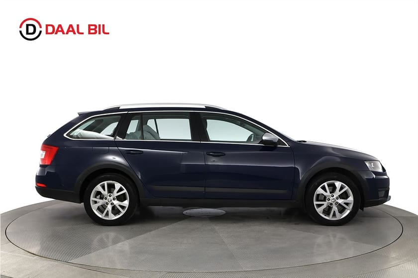 Bild 5 av Škoda Octavia Scout 2.0 TDI 4x4 184HK BUSINESS DRAG B-KAMERA VÄRMARE NFC