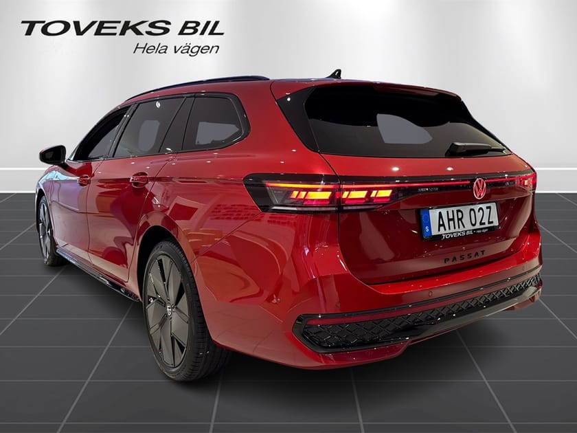 Bild 3 av Volkswagen Passat Variant eHybrid 272hk R-line Signature Black Edition Max**SPEC**