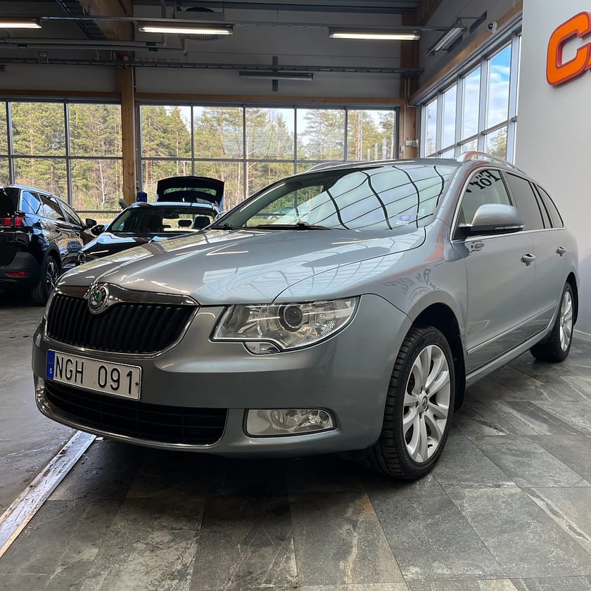 Bild 5 av Škoda Superb Kombi Skoda 2.0 TDI 4x4 Ambition Värmare Navi Kamrem Bytt!