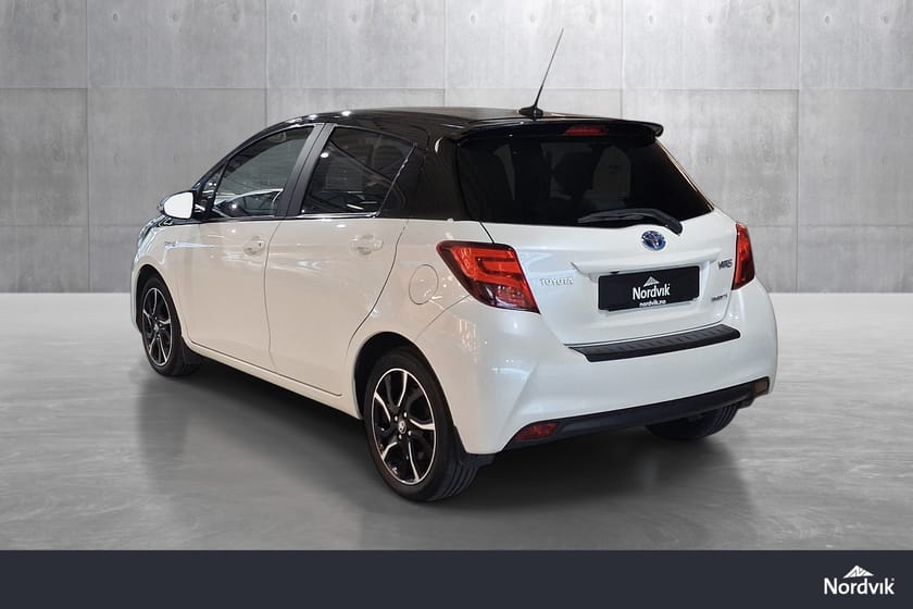 Bilde 3 av Toyota Yaris Hybrid Hybrid/LED-bar/DEFA/Bi-tone