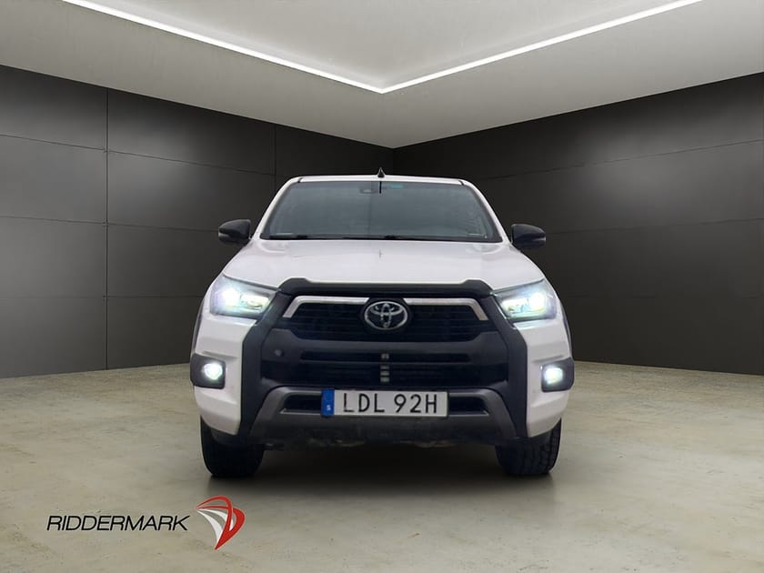 Bild 5 av Toyota Hilux Dubbelhytt Invincible 2.8 4WD Dragkrok JBL Diff Kåpa Moms