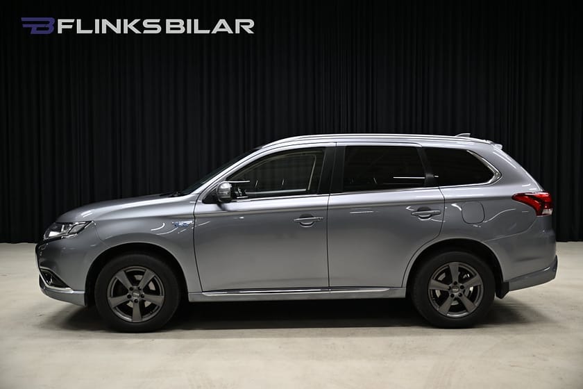 Bild 2 av Mitsubishi Outlander PHEV 203HK Plug-in|Drag|Keyless|M-Värmare|Backkamera