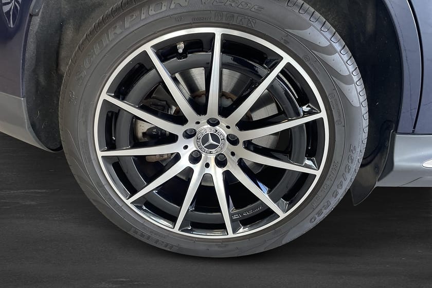 Bild 5 av Mercedes-Benz EQC 400 4MATIC AMG Line Euro 6