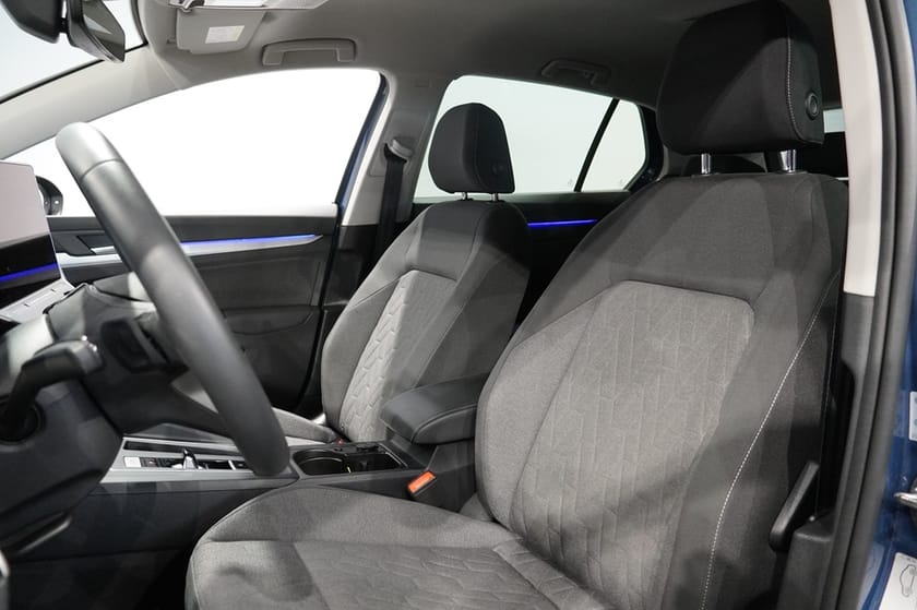 Bild 4 av Volkswagen Golf 1.5 150 HK - Aut / Värmare / Kamera / ACC MM!