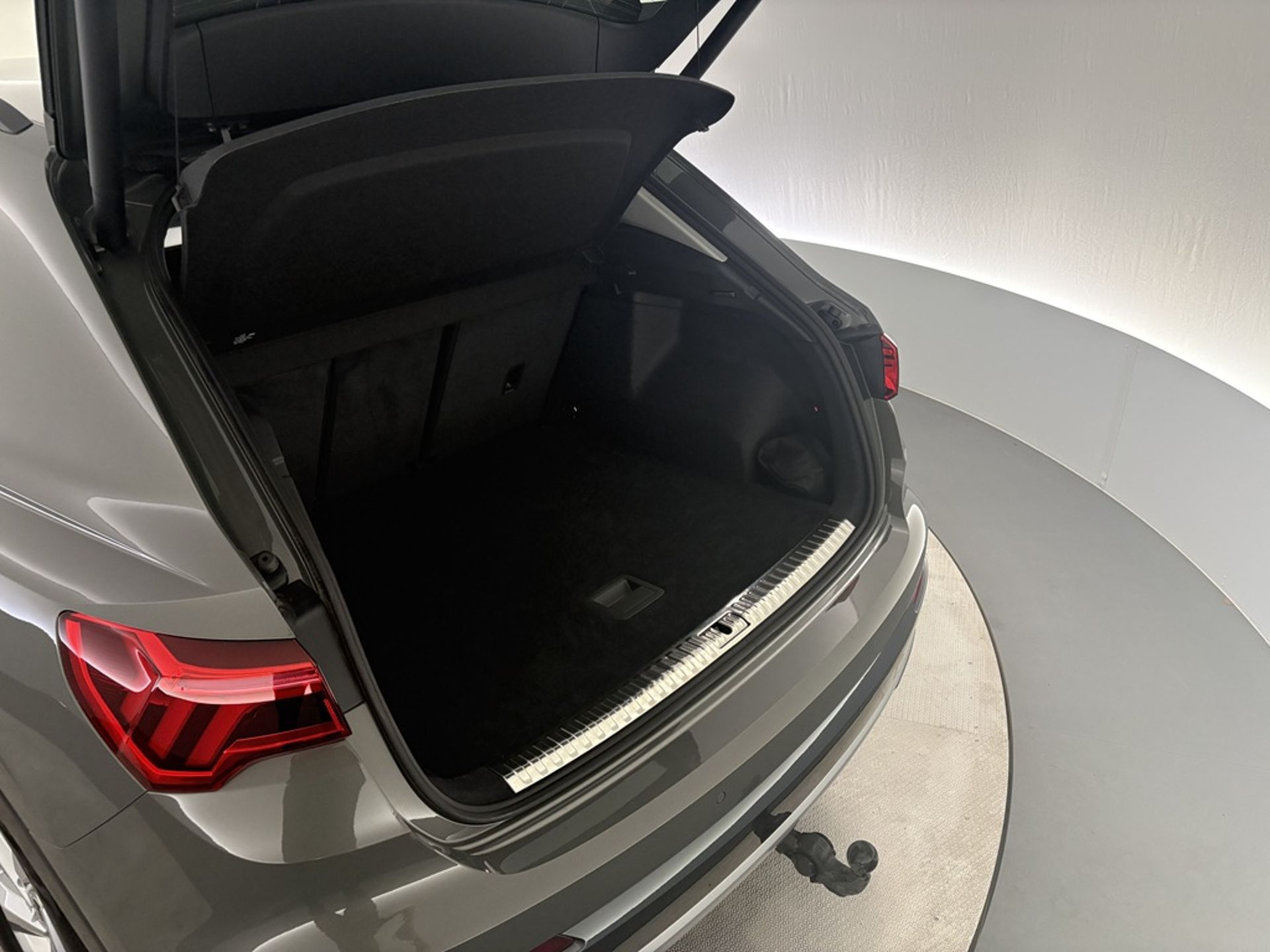 Audi Q3 35 TFSI 2025, bild 9/10