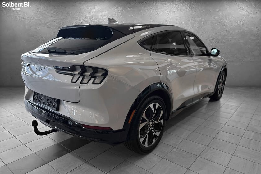 Bilde 4 av Ford Mustang Mach-E Long Range AWD LR 540 km KROK/1-EIER/NESTE SERVICE INK/NY EU
