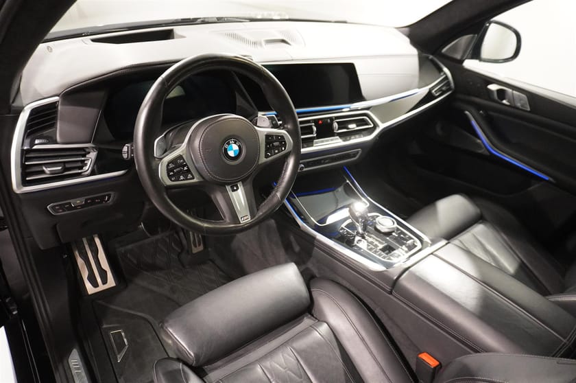 Bild 2 av BMW X7 M50i xDrive B W Panorama 22 Laser Drag 360° HUD DAP