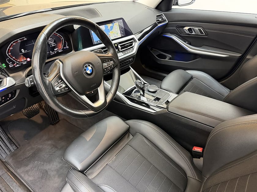 Bild 4 av BMW 320d xDrive Sedan 320 190hk Sport line Navi/Krok/Carplay/rattvärme