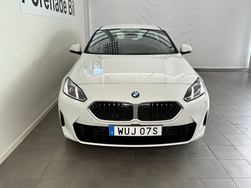Bild 2 av BMW 120 Automat Backkamera 17" Drive/Park Assist