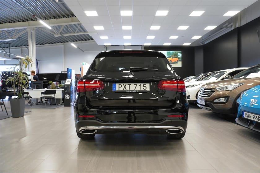 Bild 5 av Mercedes-Benz GLC 250 d 4MATIC AMG Pano Bowers Värmare Drag