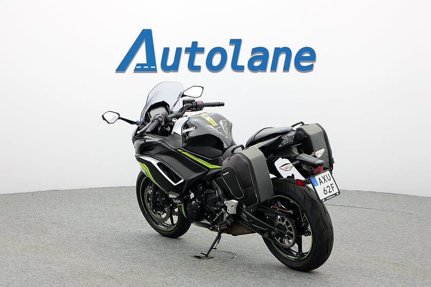 Bild 3 av Kawasaki Ninja ER-6F *A2, Nyservad, Väskor
