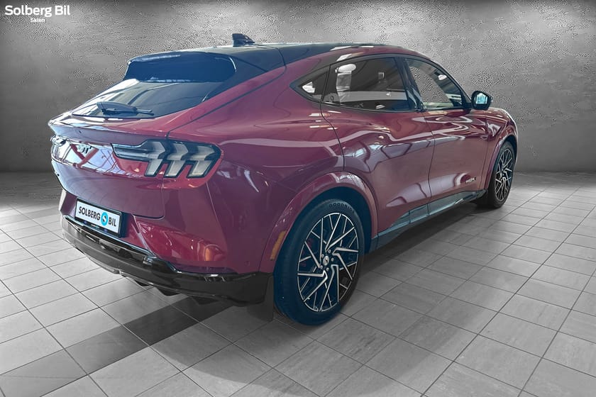 Bilde 4 av Ford Mustang Mach-E GT AWD/ Glasstak/ B&O/ 360/ CarPlay/  Skinn/ 601 hk