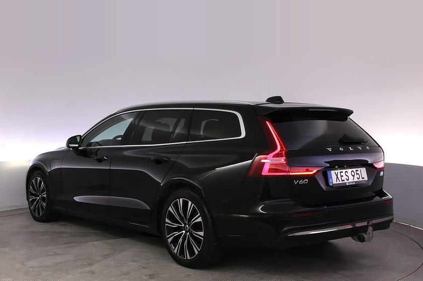 Bild 4 av Volvo V60 Recharge T6 AWD Core AdapFarth Kamera Drag Blis