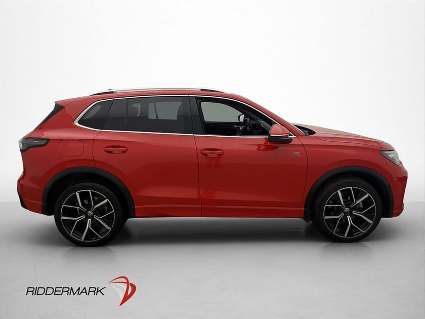 Bild 4 av Volkswagen Tiguan 193hk R-Line Pano H/K Skinn 360° SE SPEC!!