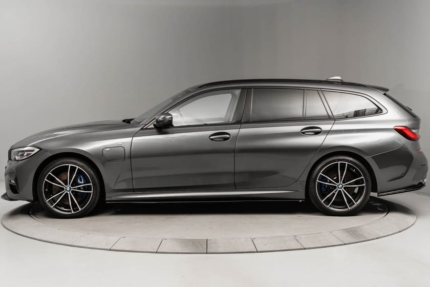 Bilde 2 av BMW 330e xDrive Touring 