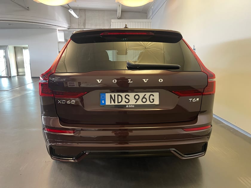 Bild 4 av Volvo XC60 T6 Plus Dark Nordic Edition/ Panorama/ 360 kamera/ Navigation/Harman Kardon/ Head up/ 10.000kr tillbehör /