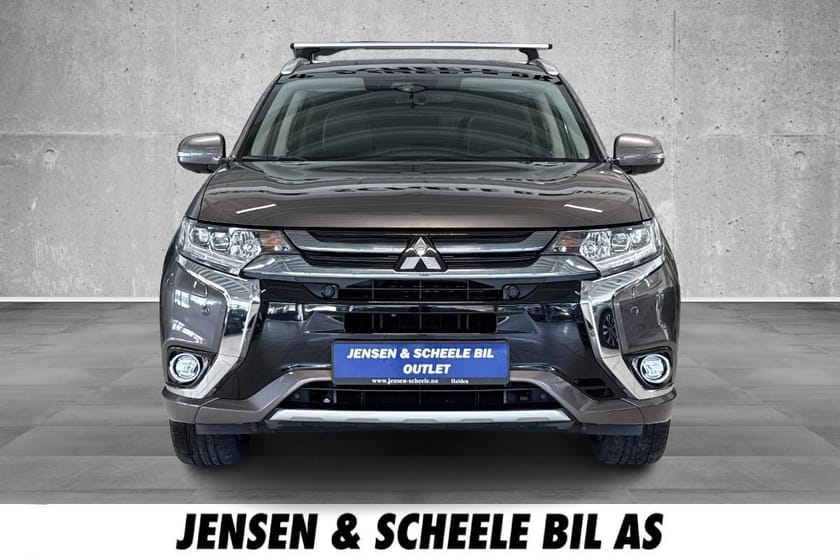 Bilde 3 av Mitsubishi Outlander PHEV Instyle+. R-Kamera, 360 kamera, Krok, DAB, Klima.