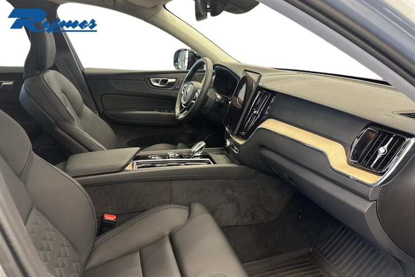 Bild 3 av Volvo XC60 T6 Plus Dark Nordic Edition