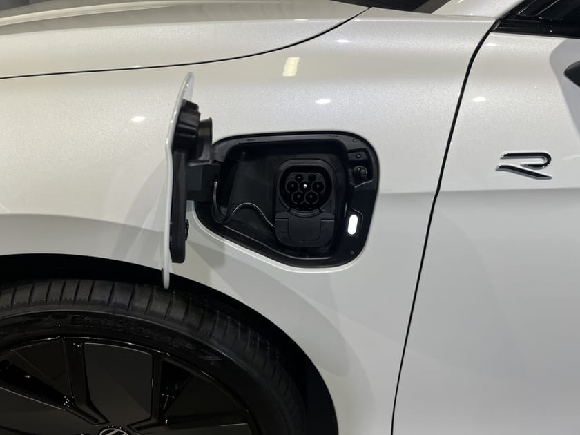 Bild 5 av Volkswagen Passat Variant eHybrid 272HK R-Line Black Style DRAG