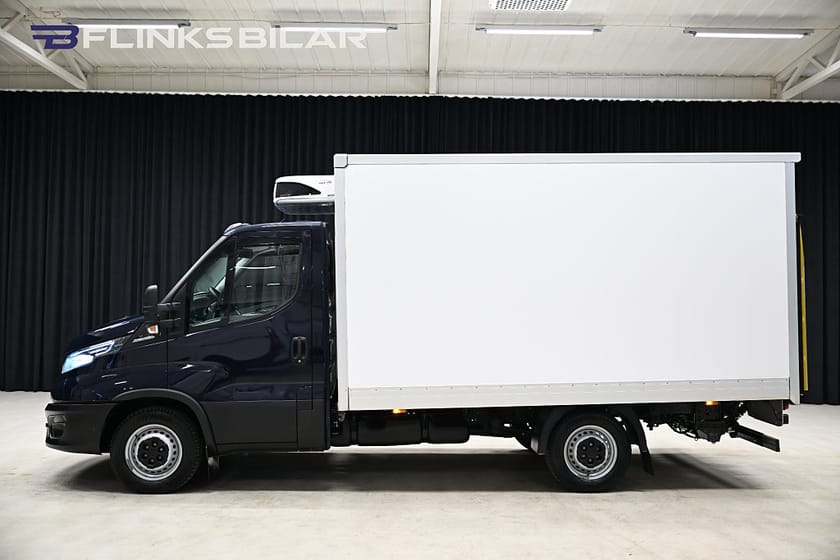 Bild 2 av Iveco Daily 35-140 Chassi Cab 136HK Automat|Volymskåp|BG-Lyft|Kylbil|Leasbar|SeUtr!!