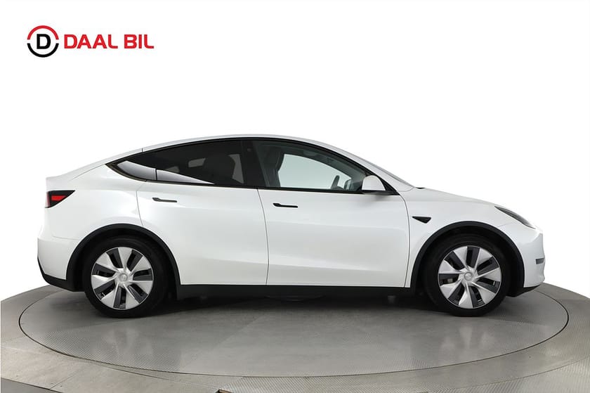 Bild 5 av Tesla Model Y Long Range AWD 514HK PANORAMA DRAG VÄRMARE B-KAMERA NFC