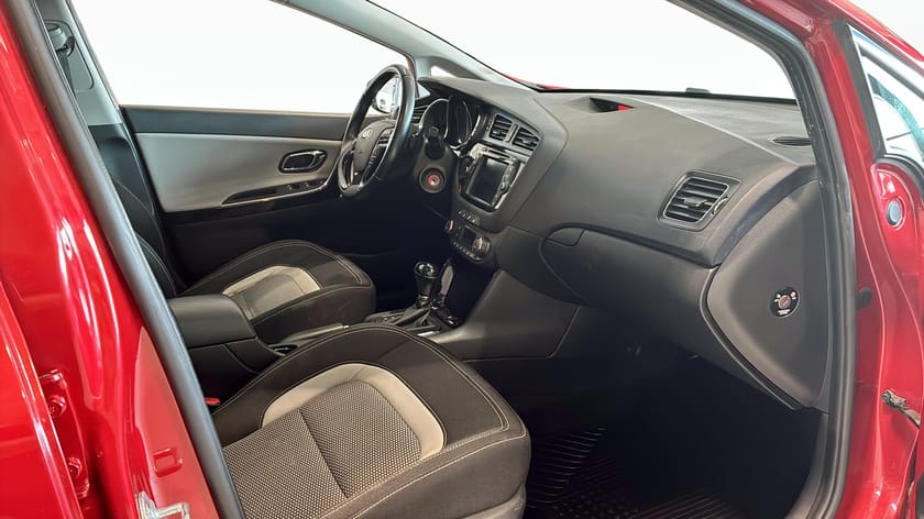Bild 3 av Kia cee'd_sw SW 1,6 GDI DCT SPECIAL ED, SOLTAK