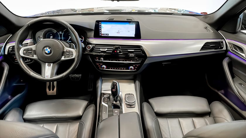 Bild 4 av BMW 520d xDrive Touring M Sport  Värmare Nav Backkamera Rattvärme HiFi